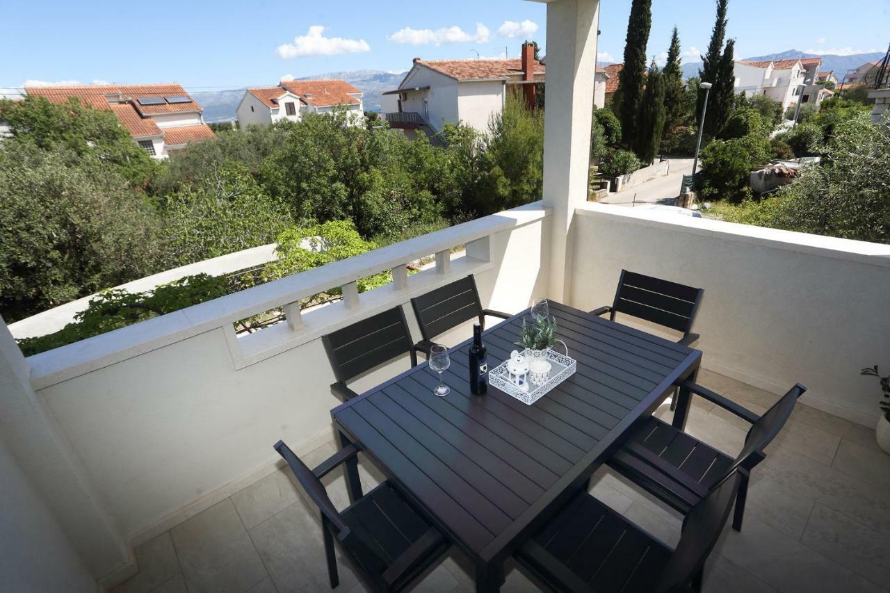 Apartments Romarin Supetar Zewnętrze zdjęcie